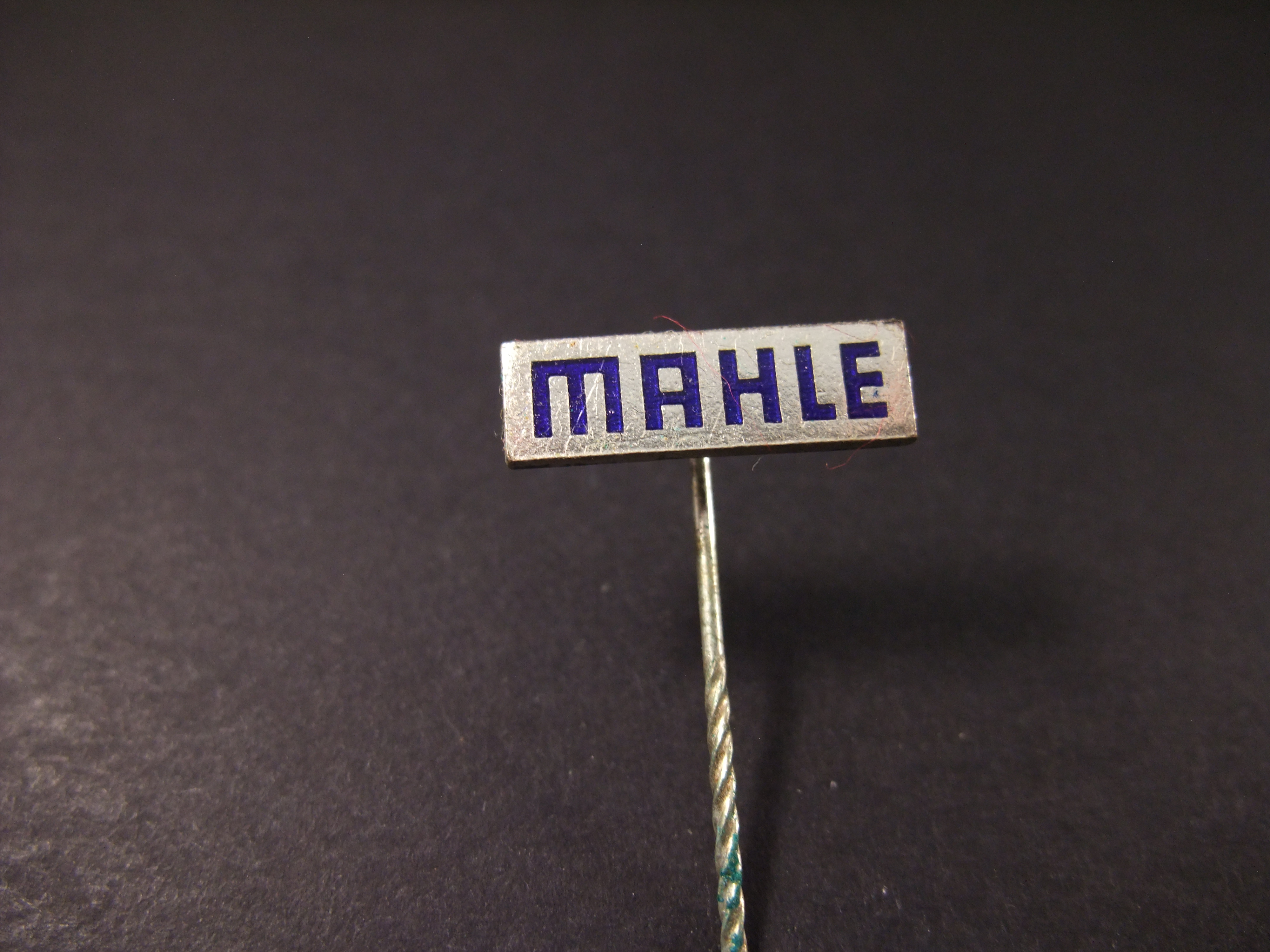 MAHLE Duitse fabrikant van auto-onderdelen, (componenten en systemen voor de verbrandingsmotor )